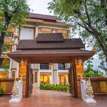 Siri Nakornpink Chiang Mai Hotel Sha Plus Exterior photo